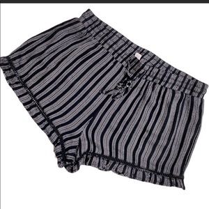 Women’s Black Size Medium Shorts